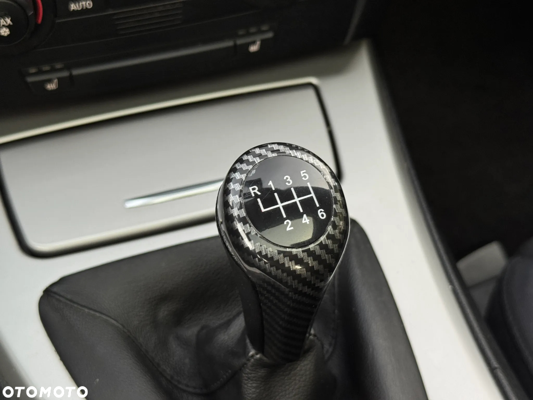 BMW Seria 3 320i - 28