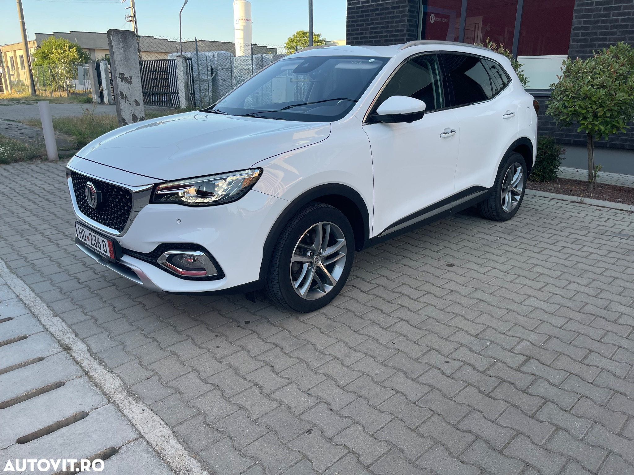 MG EHS 1.5T-GDI PHEV Luxury - 15