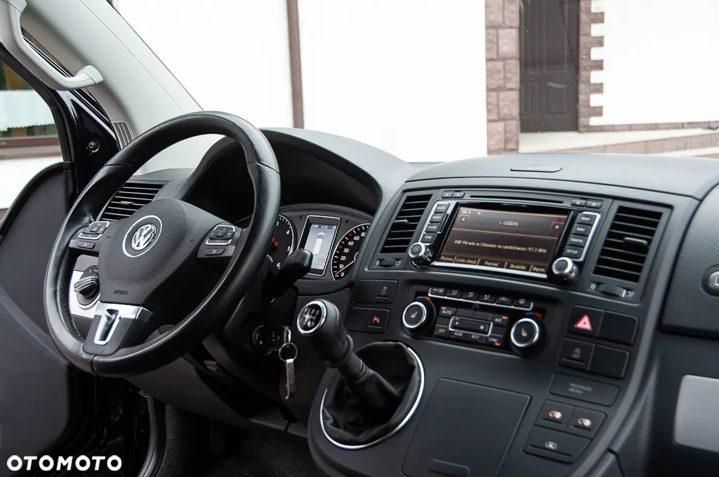 Volkswagen Multivan - 8