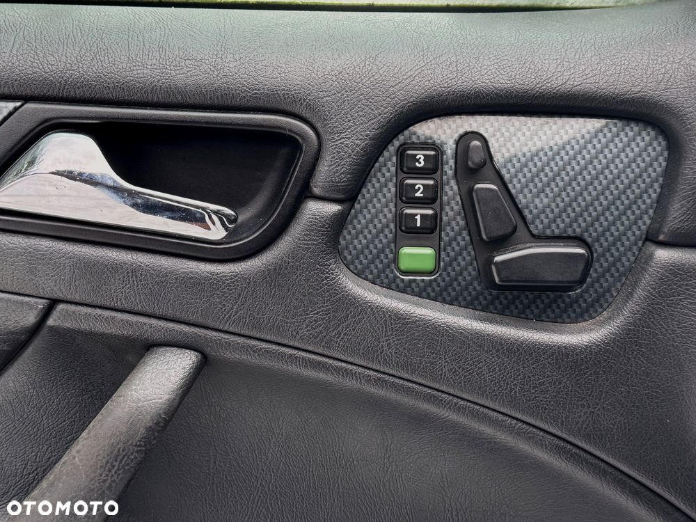 Mercedes-Benz CLK 320 - 13