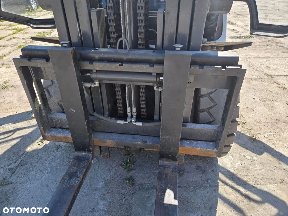 UniCarriers UG1D2A30LQ - 16