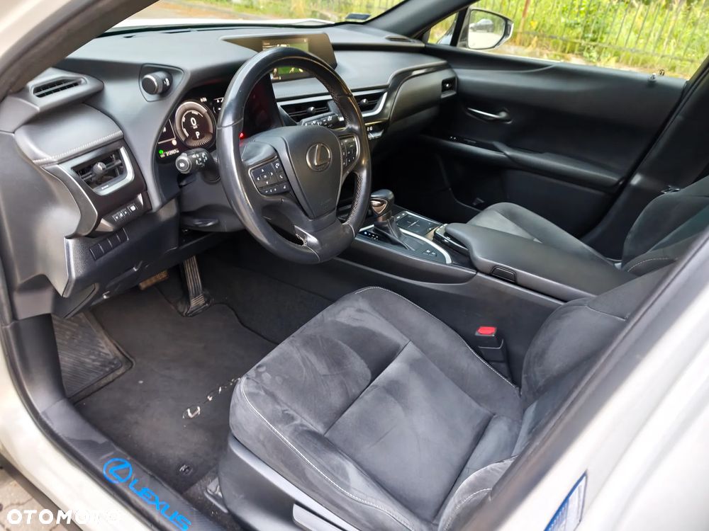 Lexus UX 250h Luxury Line - 9