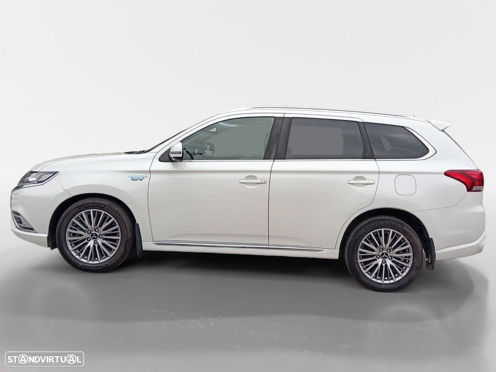 Mitsubishi Outlander 2.4 Intense - 2