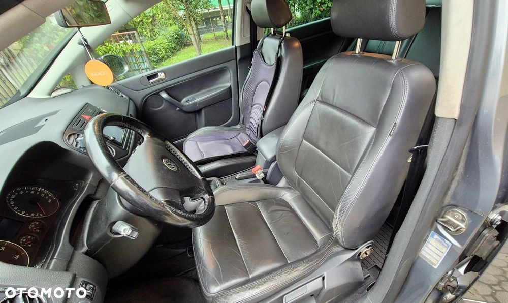 Volkswagen Golf Plus - 12