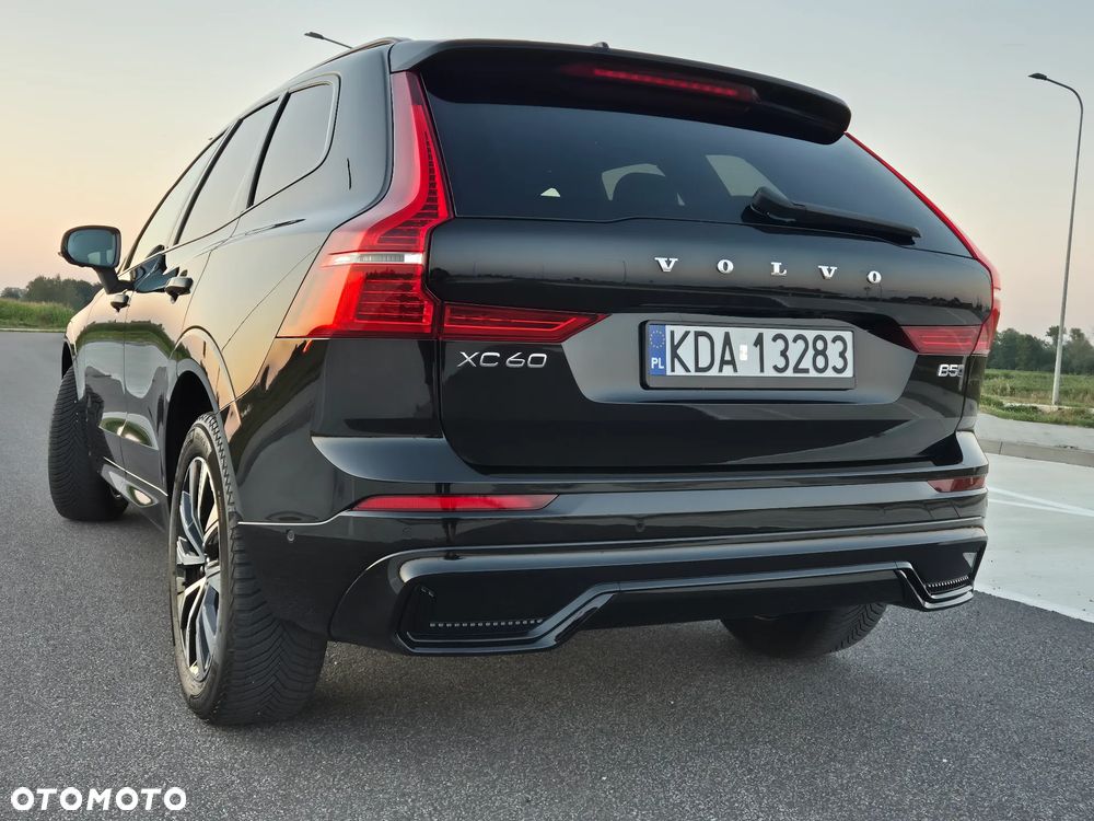 Volvo XC 60 B5 B AWD Ultimate Dark - 10