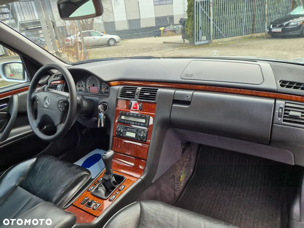 Mercedes-Benz Klasa E 220 CDI Avantgarde - 9