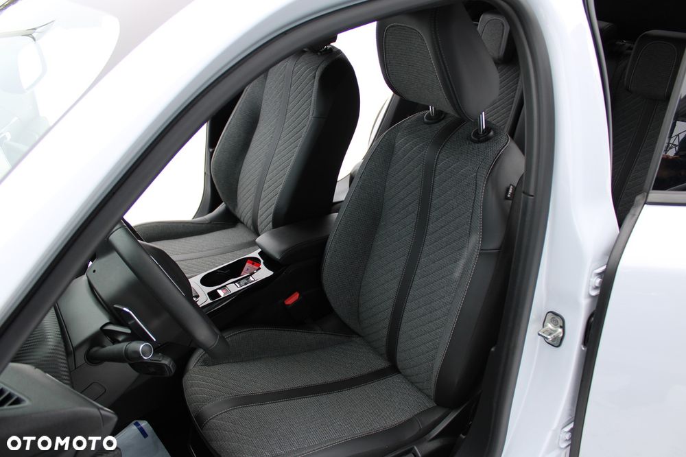 Peugeot 2008 PureTech 130 Stop&Start EAT6 Allure - 23