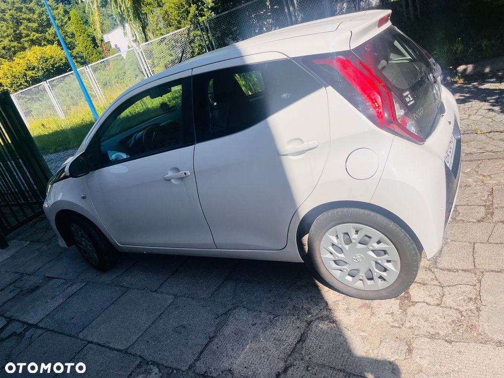 Toyota Aygo x-play - 2