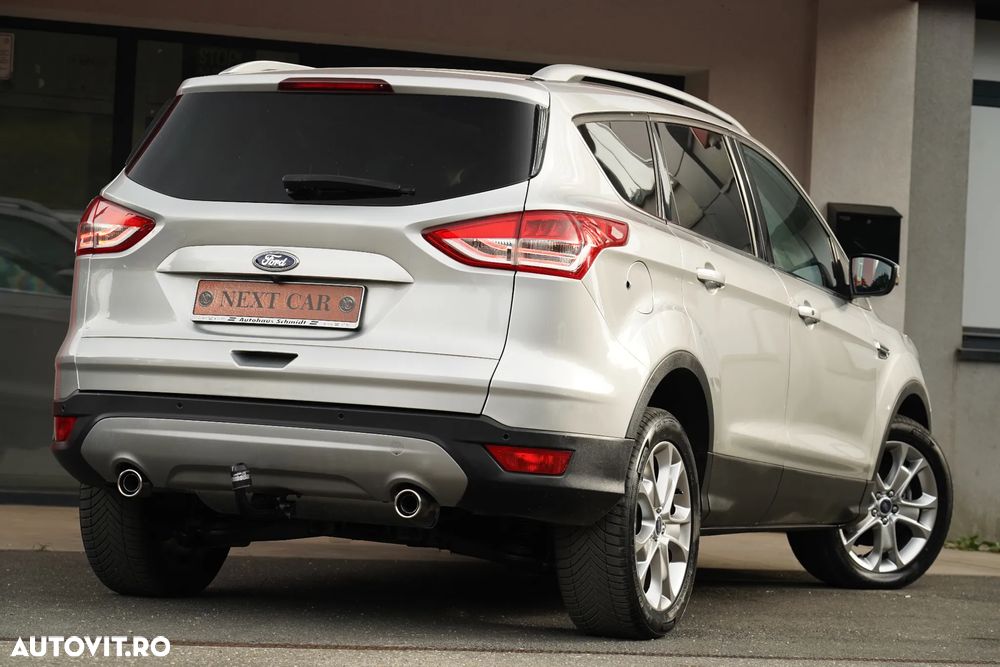 Ford Kuga 2.0 TDCi 4WD Powershift Titanium - 4