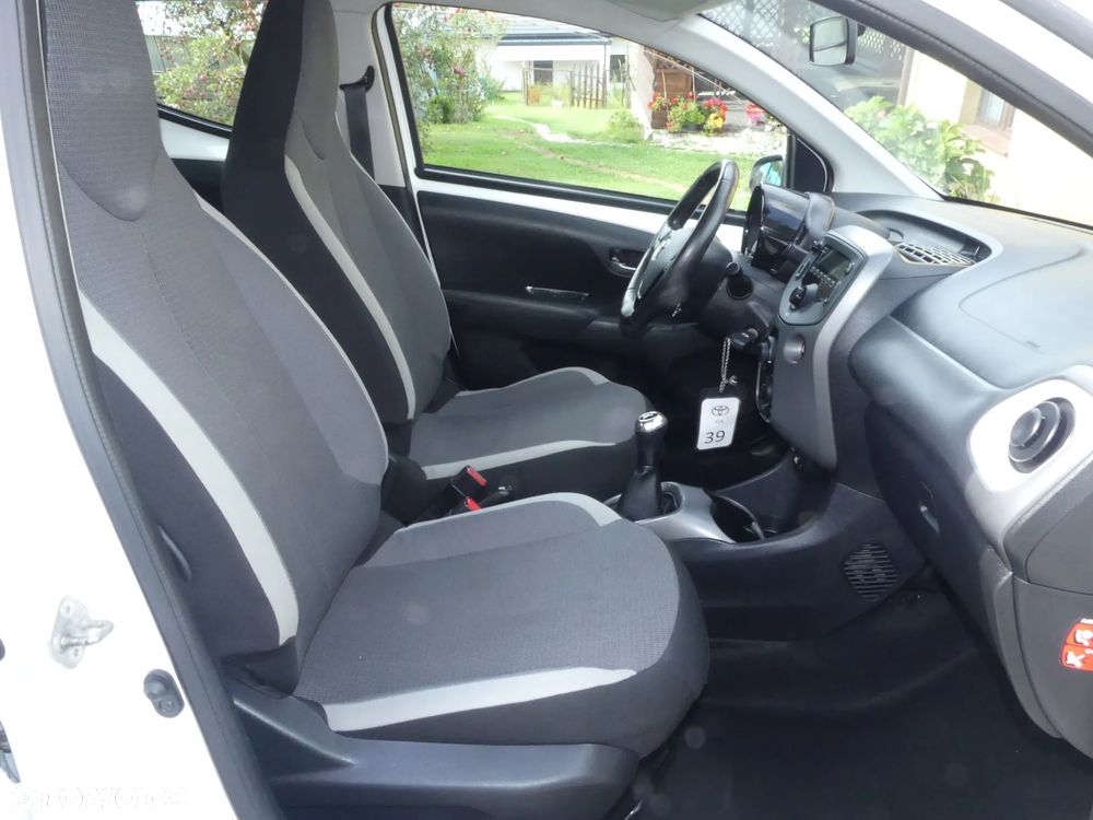 Toyota Aygo x-play - 21