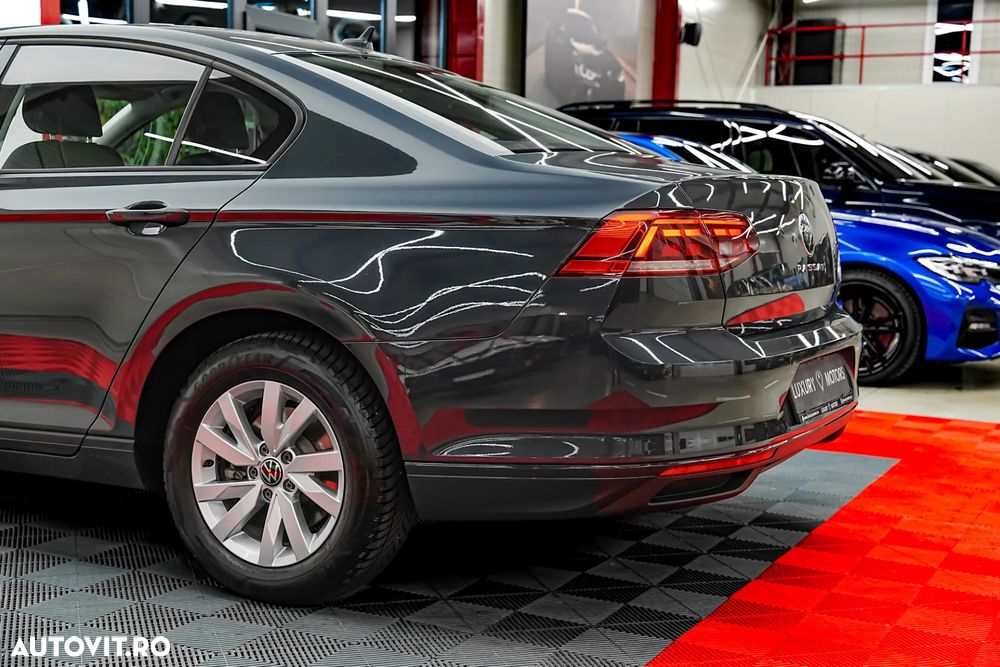 Volkswagen Passat 2.0 TDI DSG Trendline - 17