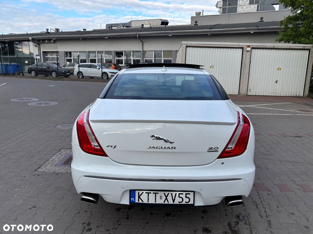 Jaguar XJ 3.0 T AWD R-Sport - 10