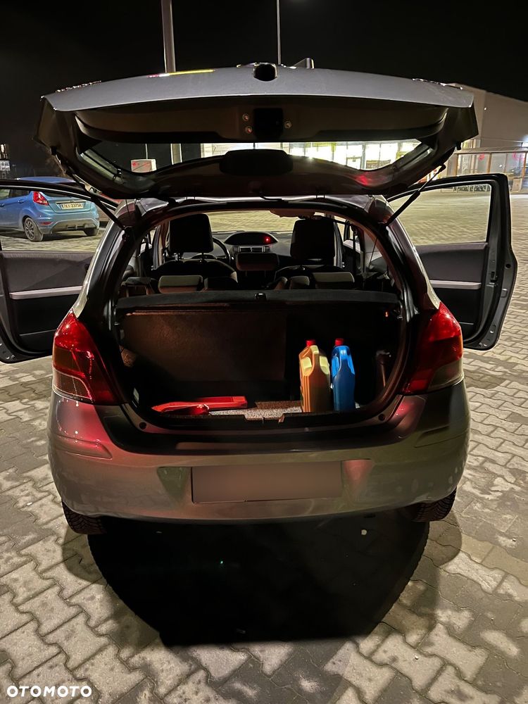 Toyota Yaris - 8