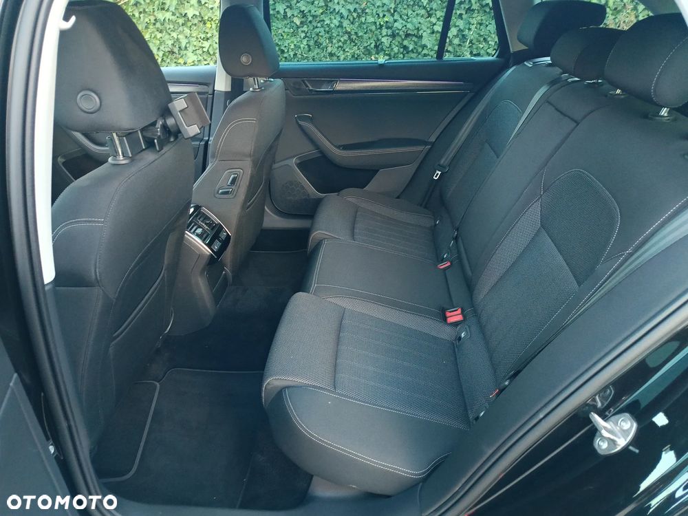 Skoda Superb 2.0 TDI DSG Style - 32