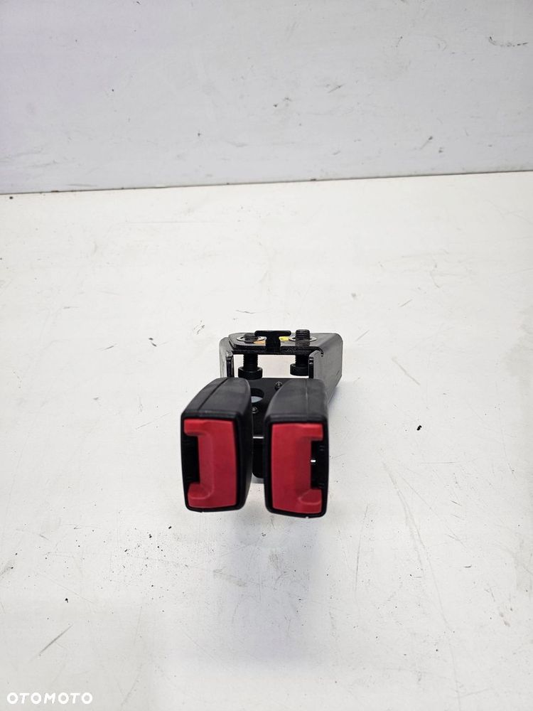 ZAPINKA PASA TYŁ PODWÓJNA AUDI Q7 4L 4L0857739G - 4