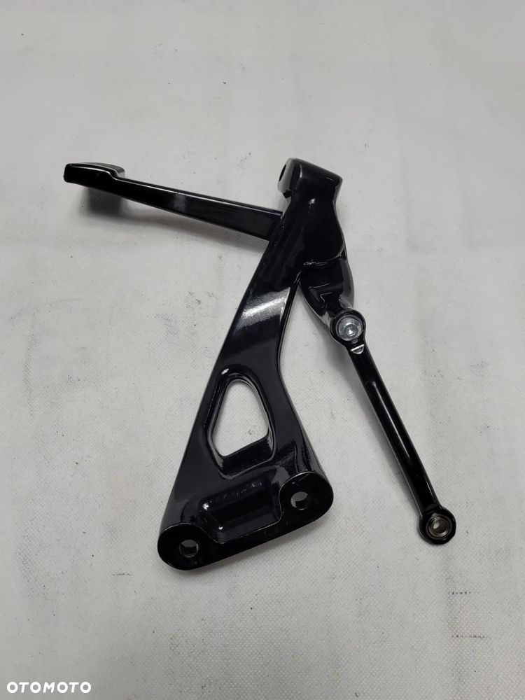 Set mocowanie podnóżka prawe Harley Davidson Milwaukee Eight 50500601 - 3