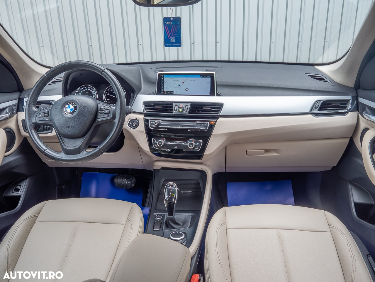 BMW X1 xDrive20d AT - 27