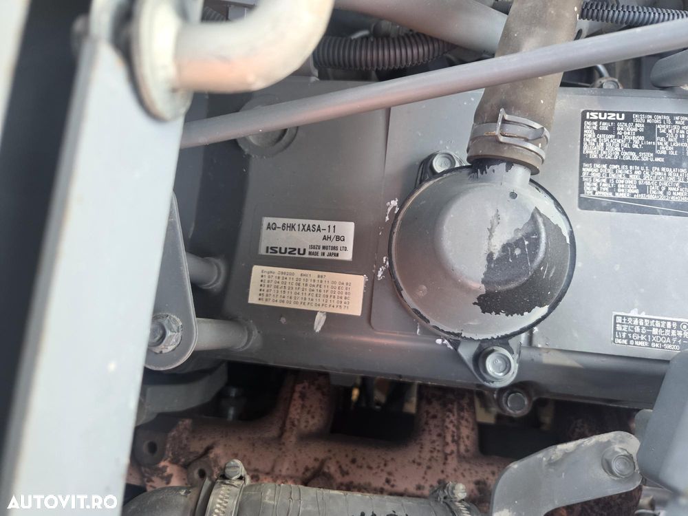 Hitachi ZX350LCN-6, 8.687h, CUPLA RAPIDA, cupa 2,2mc dinti NOI, latime 2,99m, ad sapare 7m, lant 90% bun doar 595h deplasare, consum mediu 17l/h, inst picon, inst rotire pe brate, GRESARE AUTOMATA, camera spate, ridica 25t, PROMOTIE 97.900 EUR+Tva - 32