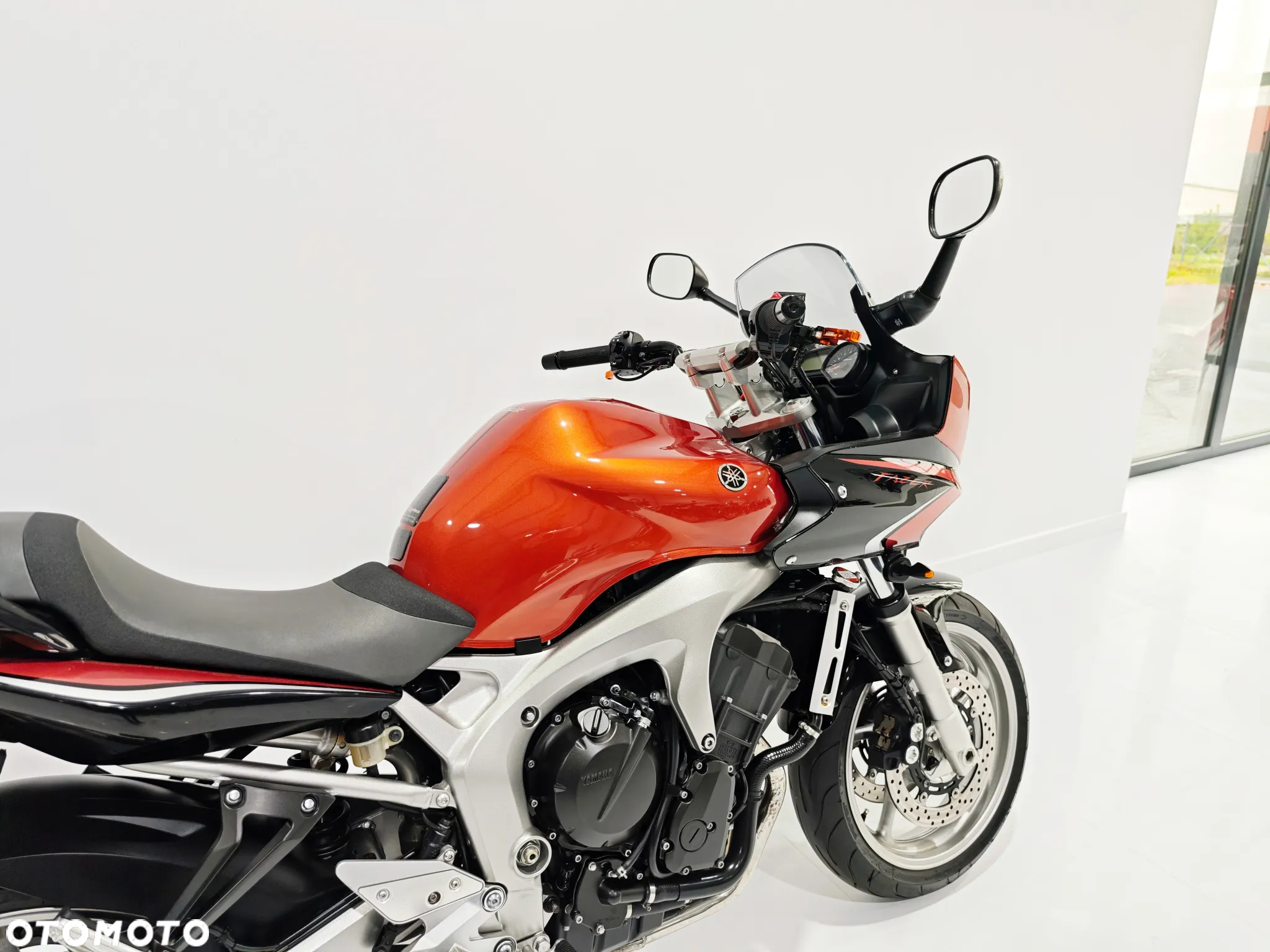 Yamaha FZ - 12