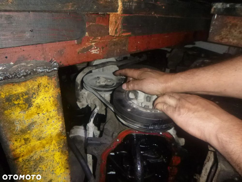 POMPA WSPOMAGANIA VW T4  2,4D 2,5tdi - 5