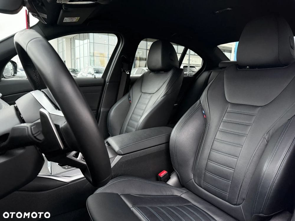 BMW Seria 3 330i xDrive M Sport - 25