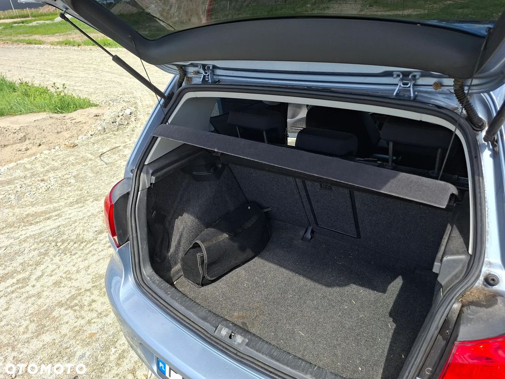Volkswagen Golf 2.0 TDI DPF Highline - 9
