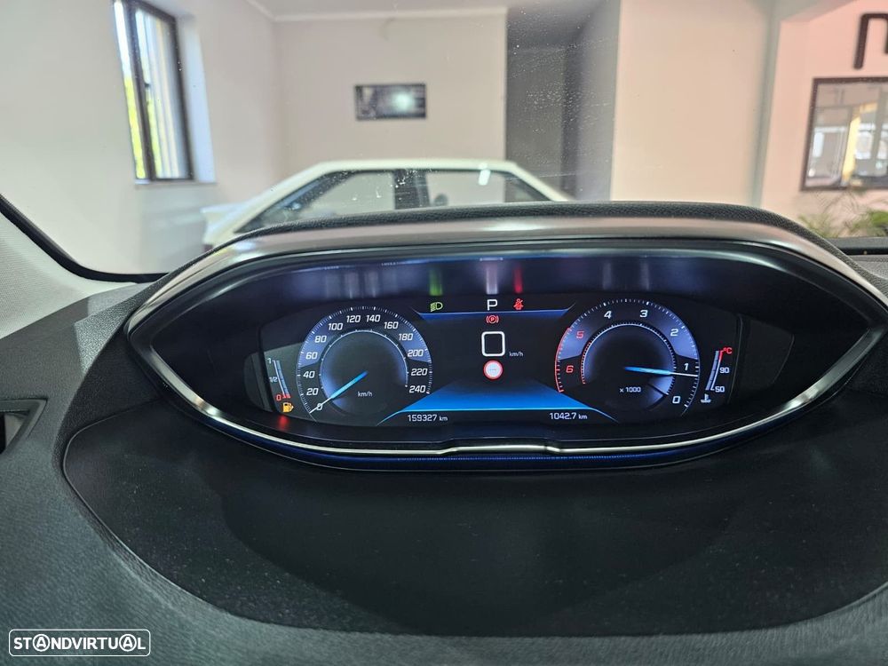 Peugeot 5008 1.5 BlueHDi Allure Pack EAT8 - 25