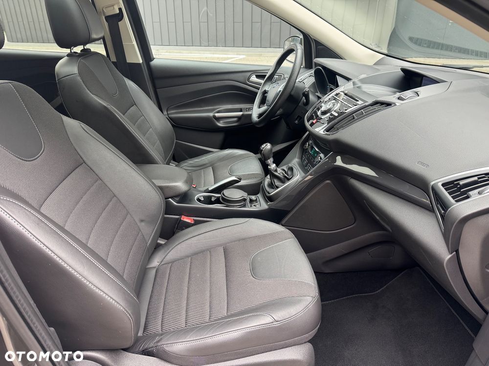 Ford Kuga 2.0 TDCi 4WD Titanium - 22
