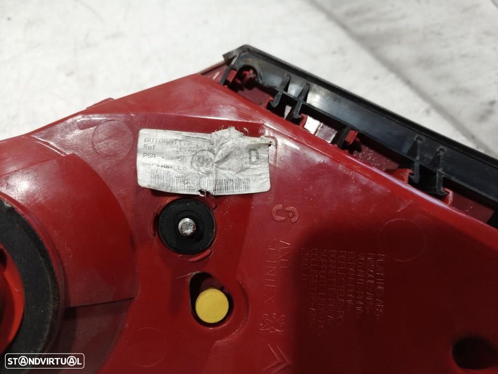 FAROLIM TRASEIRO DIREITO INTERIOR PEUGEOT 307 CC 2005 -6351S3 - 8