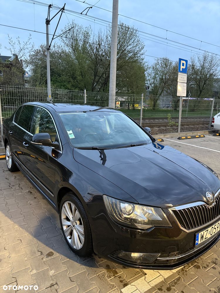 Skoda Superb 2.0 TDI Elegance Outdoor DSG - 2