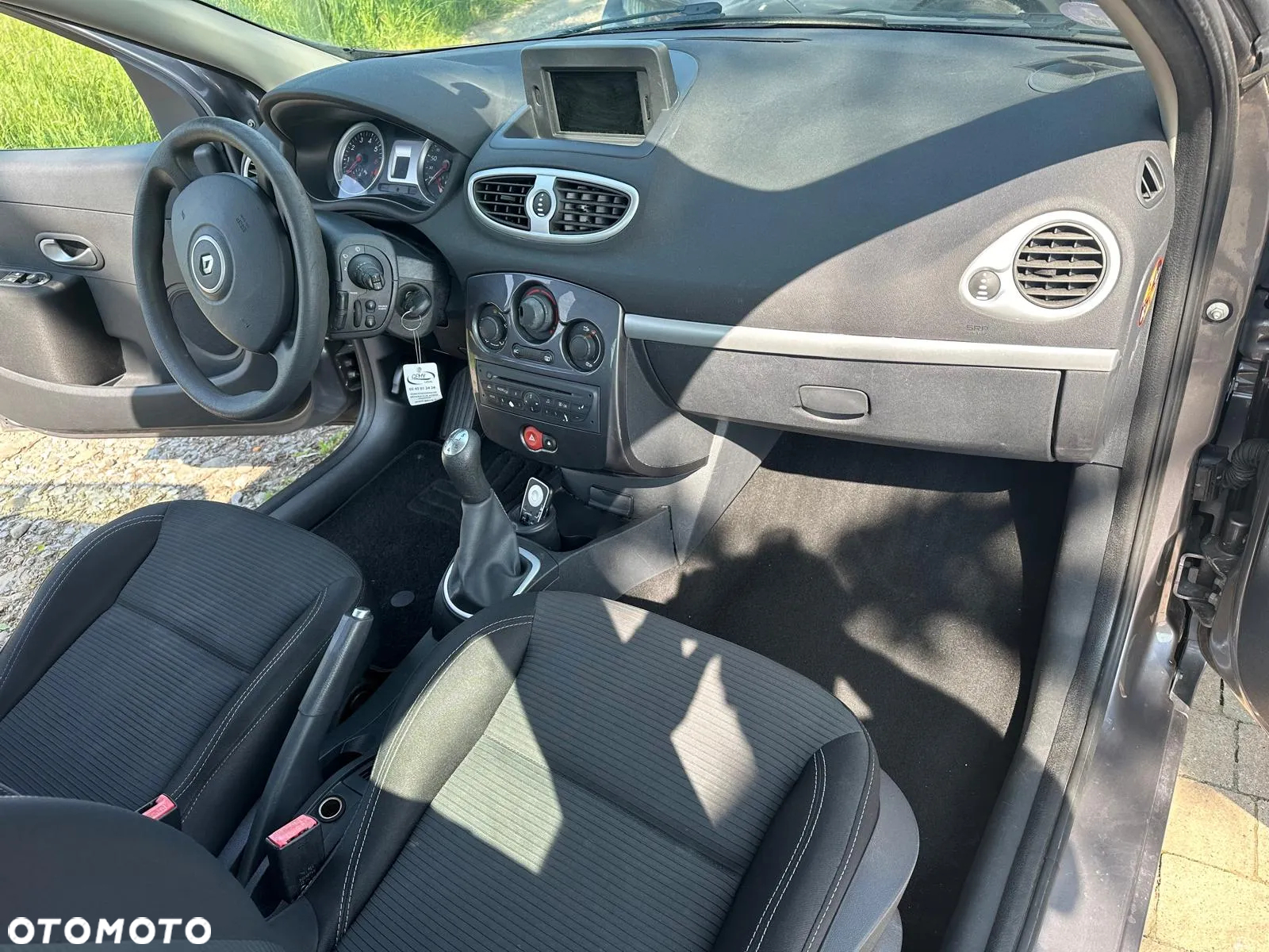 Renault Clio 1.2 16V 75 GPS - 10