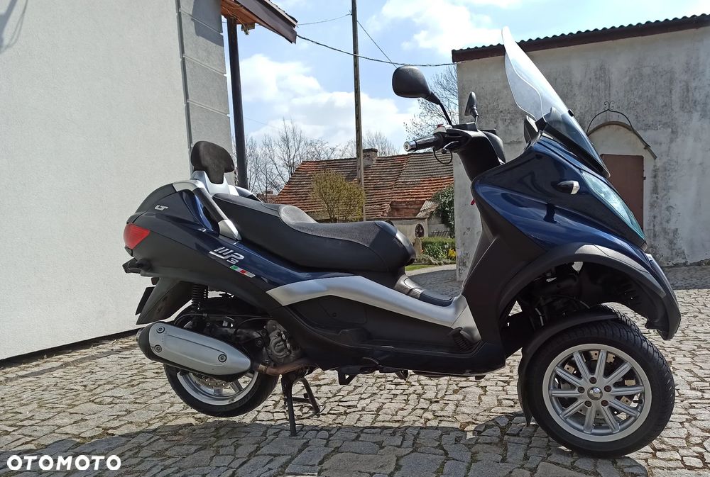 Piaggio MP-3 - 7