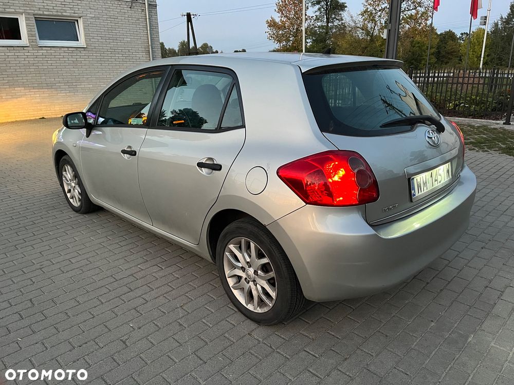Toyota Auris 1.33 VVT-i Terra - 3