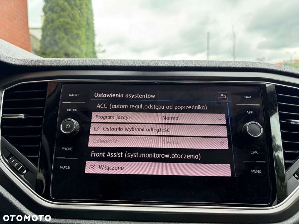 Volkswagen T-Roc 1.5 TSI Style - 23