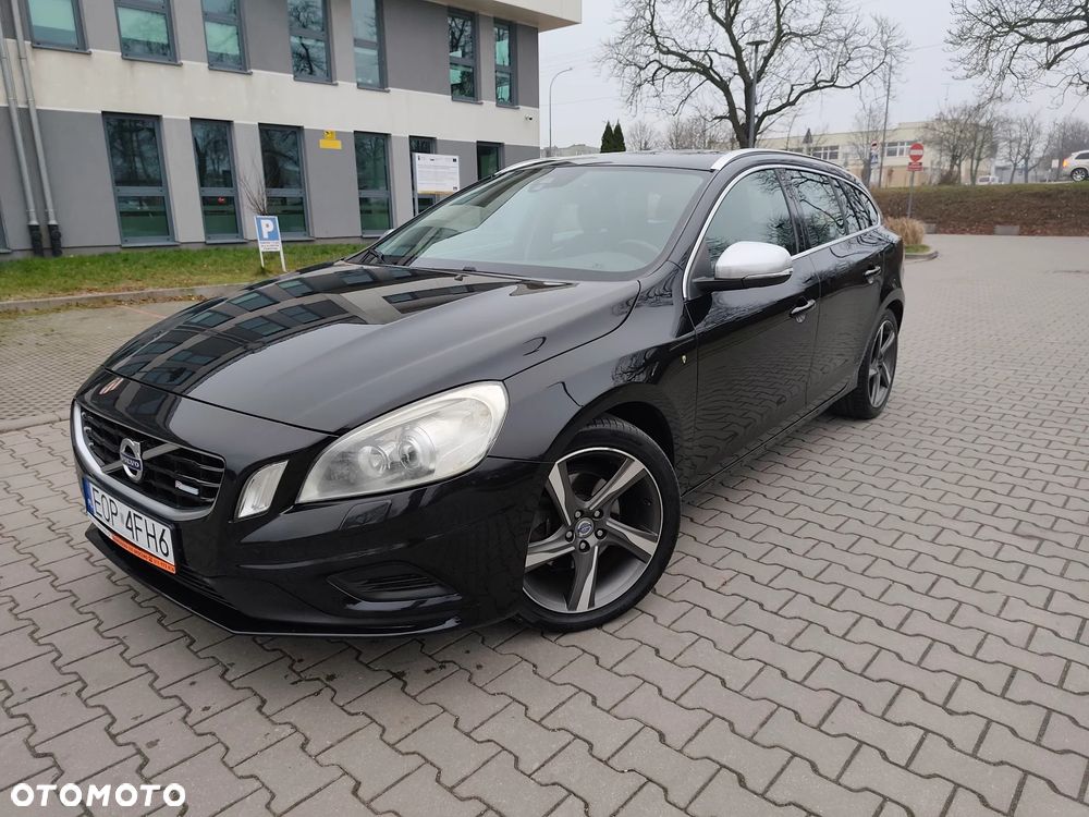 Volvo V60 D2 R-Design Summum - 1