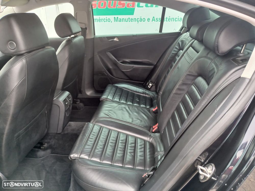 VW Passat 2.0 TDI Highline - 20
