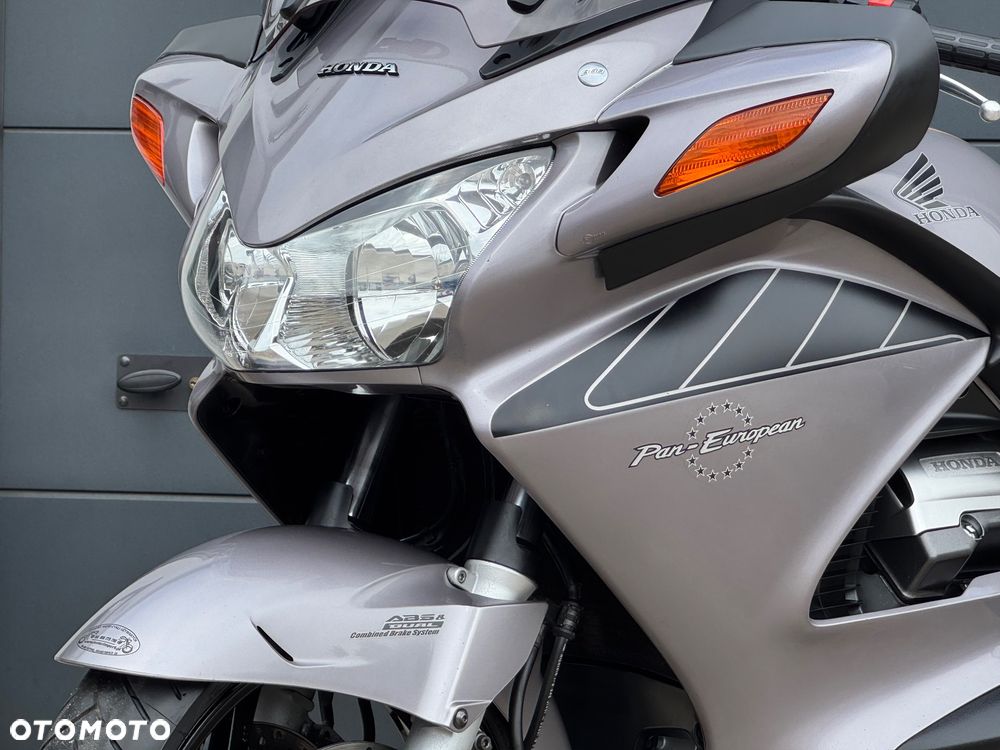 Honda ST - 23