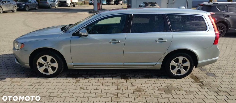 Volvo V70 2.0D Momentum - 11