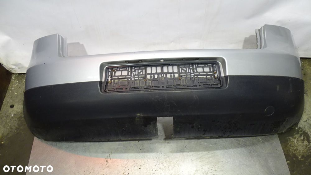 ZDERZAK TYŁ VOLKSWAGEN GOLF V 1.6FSI LA7W - 1