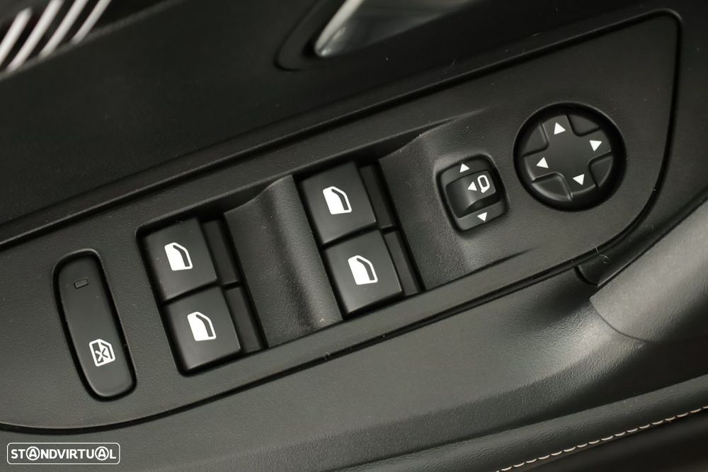 Peugeot 2008 1.2 PureTech Allure - 21