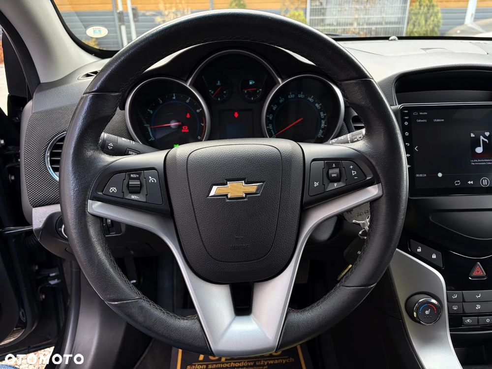Chevrolet Cruze 1.8 LT+ - 23