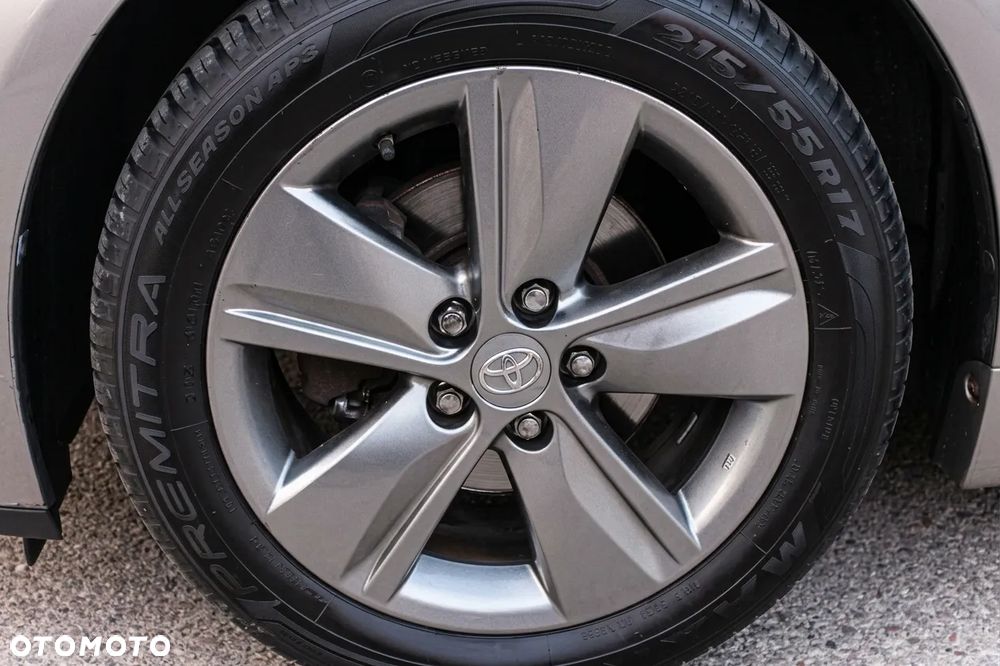 Toyota Avensis 1.8 Premium - 17