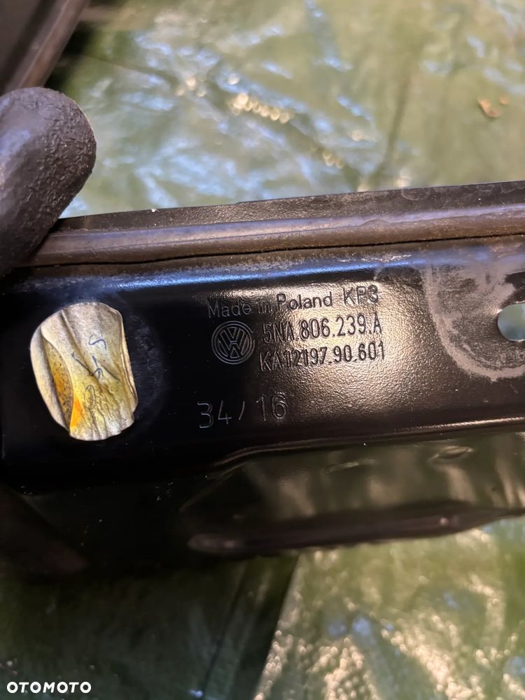 Tiguan II 5NA podszybie prawe lewe 5NA806239A 5NA806240A - 2