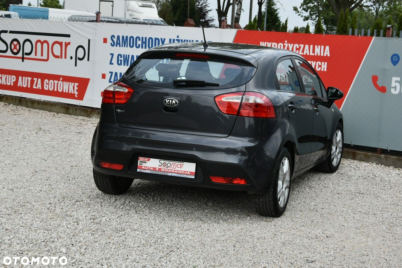 Kia Rio - 22