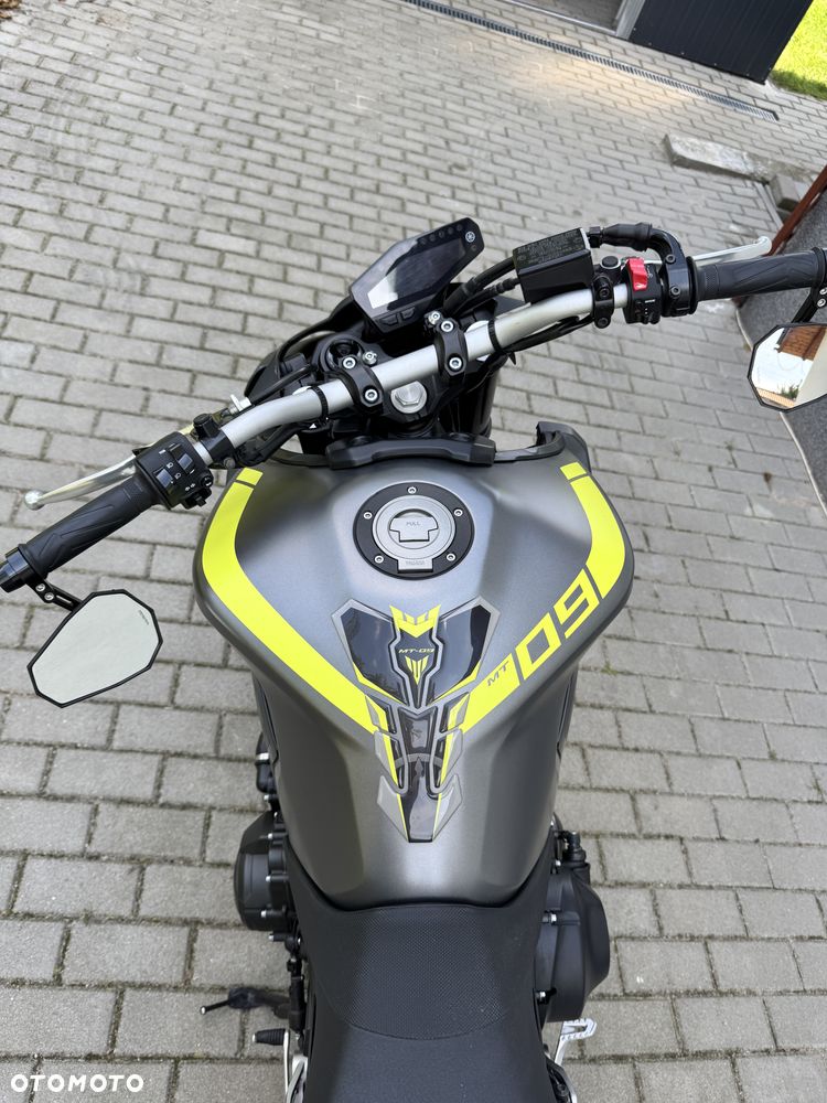 Yamaha MT - 7