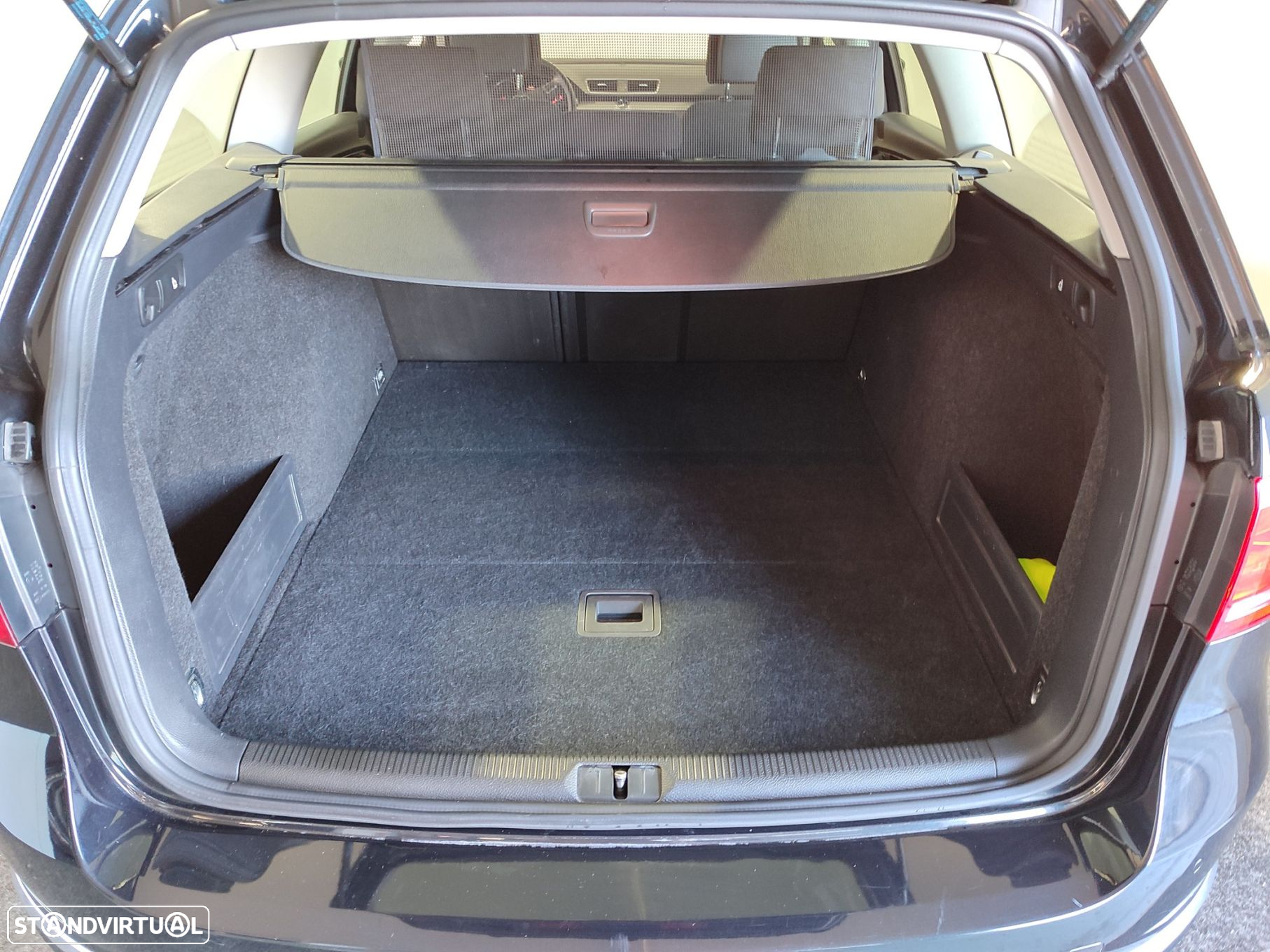 VW Passat Variant 1.6 TDI Confortline BlueMotion - 36