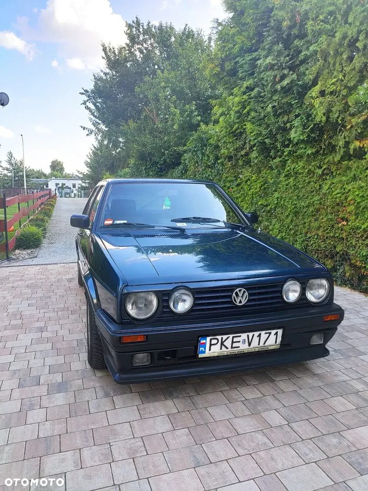 Volkswagen Golf - 1