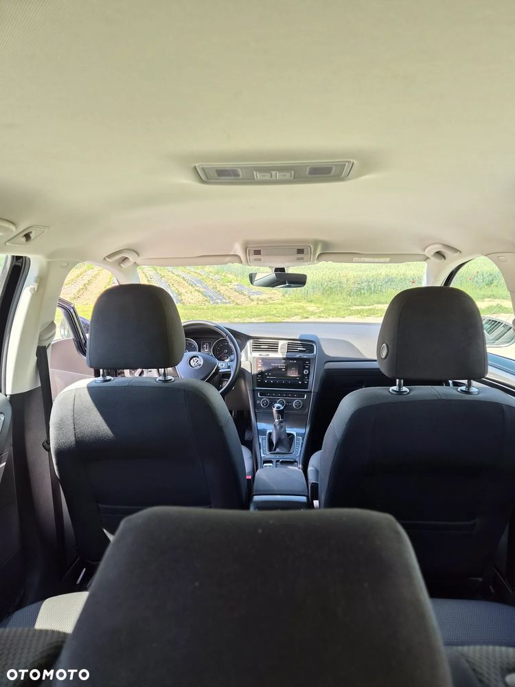 Volkswagen Golf - 6