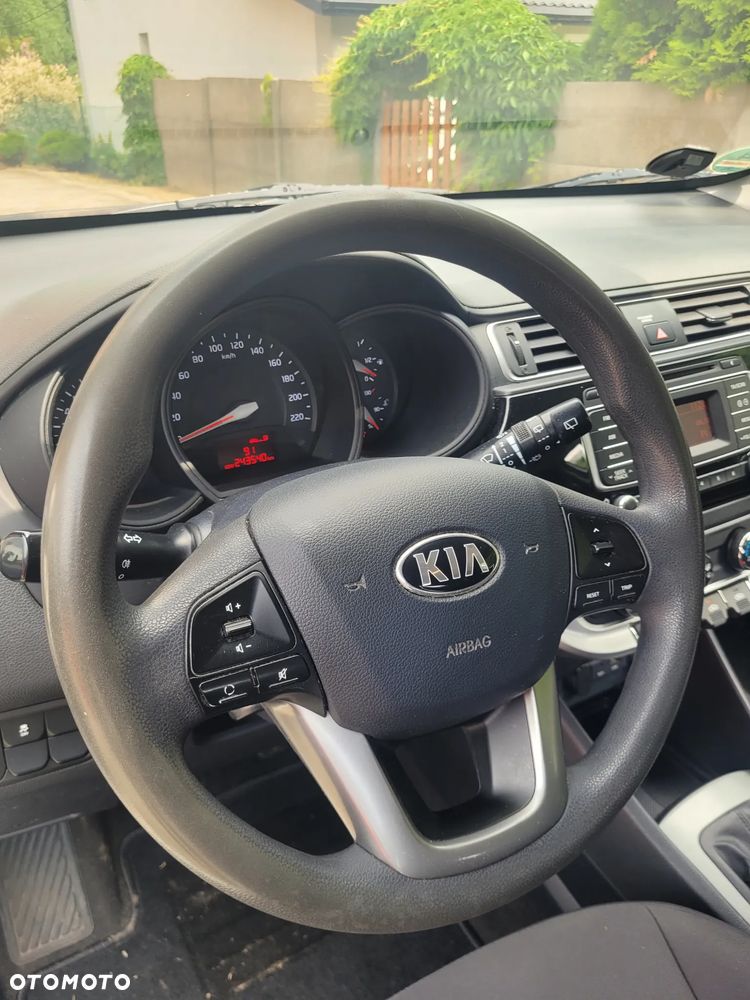 Kia Rio - 16