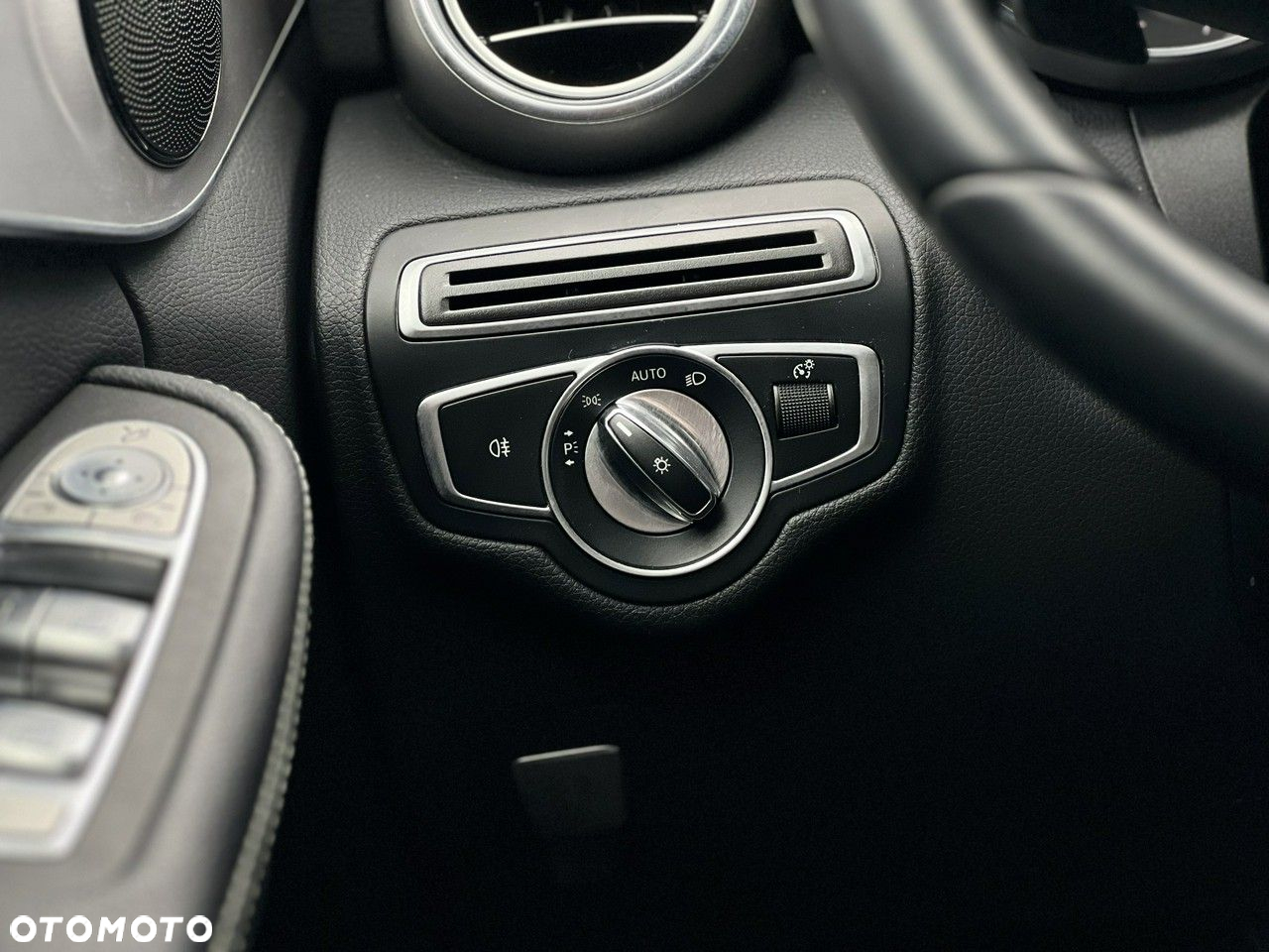 Mercedes-Benz Klasa C 220 d 9G-TRONIC - 31